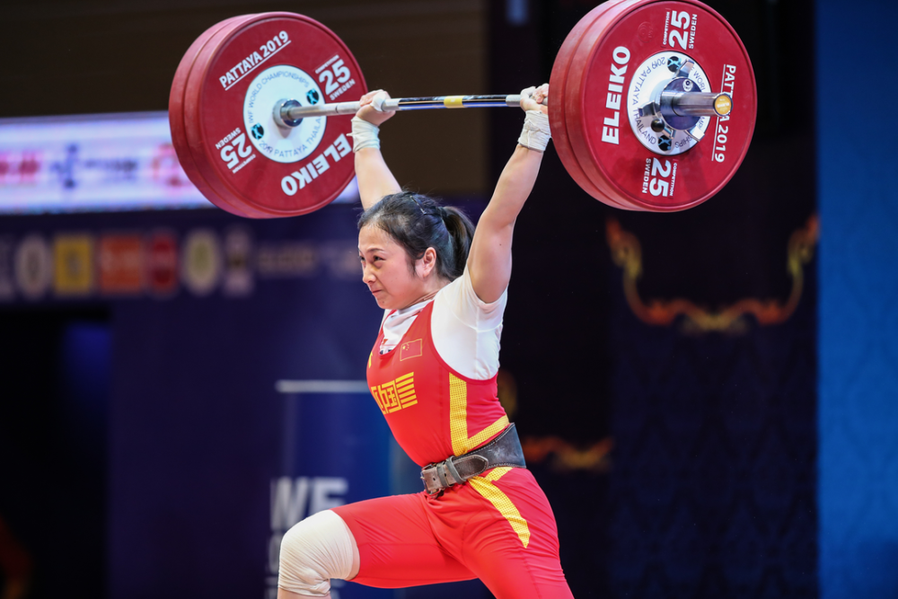 九游游戏-举重比赛悬念重重，争夺胜者尚未定